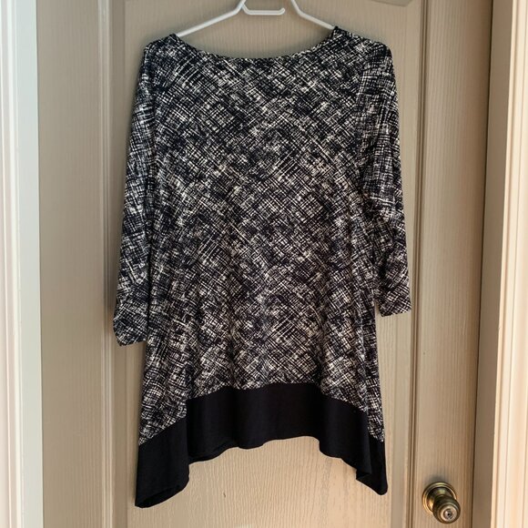 J. Jill Black & White Tunic Top MP Petite High-Low Hem - Picture 6 of 6